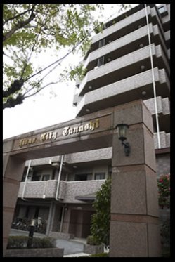 ☆南東角部屋日当り良好 充実のリフォーム済
60.64㎡ 3LDK 安心のオートロック 平成8年築 新品家具付 引越費用30万円プレゼント