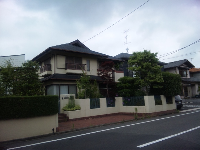 ◎南道路接道
◎日当良好
◎注文建築
◎5LDK+グルニエ+P
◎敷地約56.5坪
◎建物約40.5坪
◎通風良好